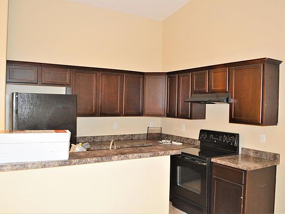 5th image of 8315 S 48th Ln