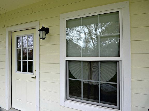 2nd image of 3259 Hickory Ave