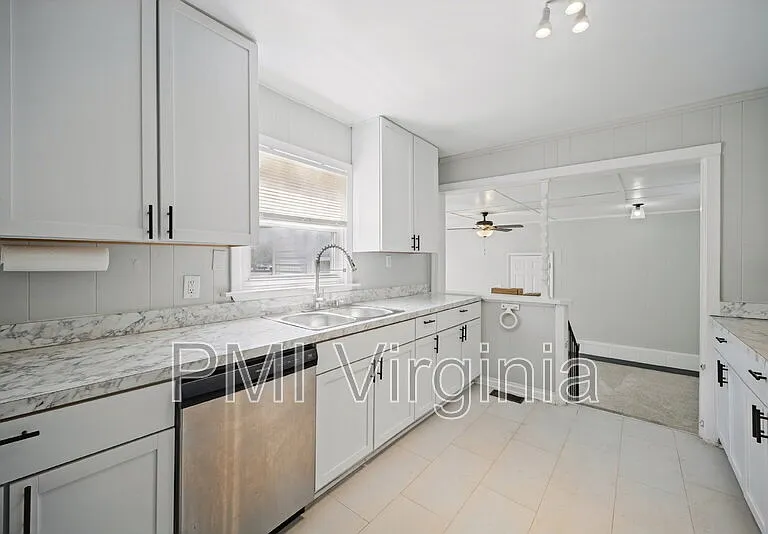 3310 Glasgow St — Photo 10