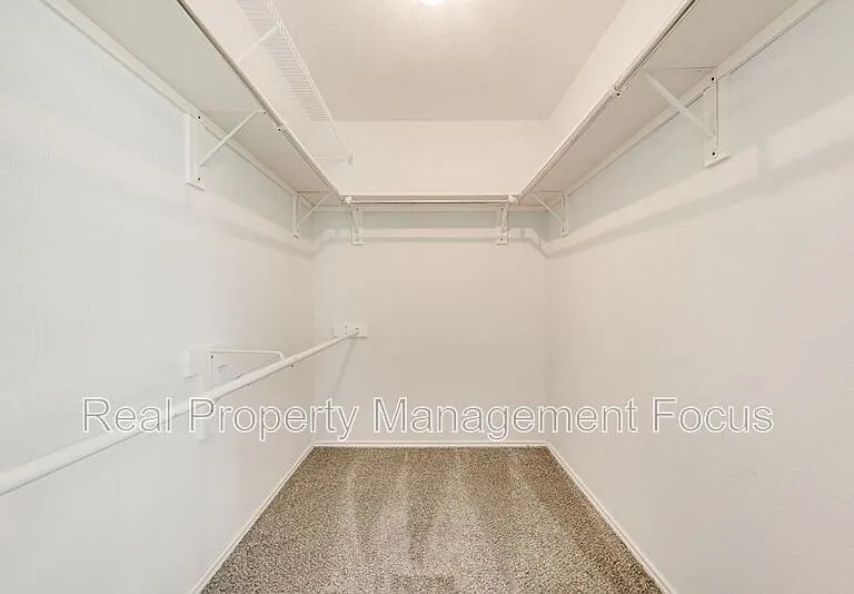 1004 Trickham Dr — Photo 20