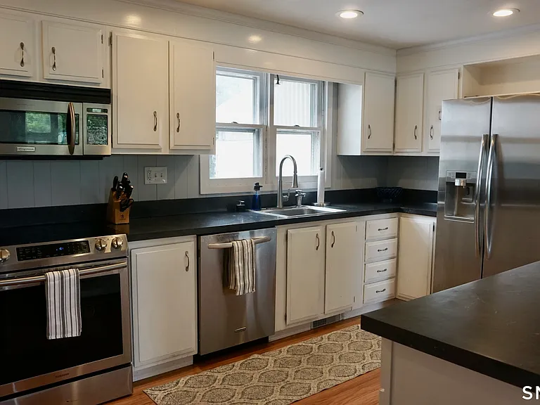 13 Pacific St — Photo 5