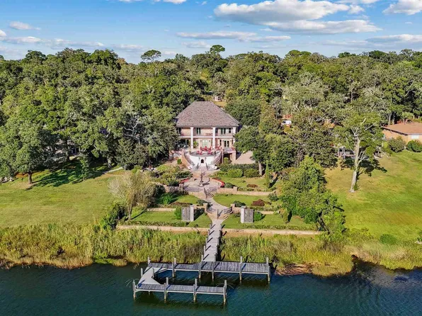 835 Tanglewood Dr, Pensacola, FL 32503