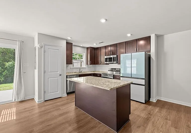 3372 Dewsberry Ln — Photo 11