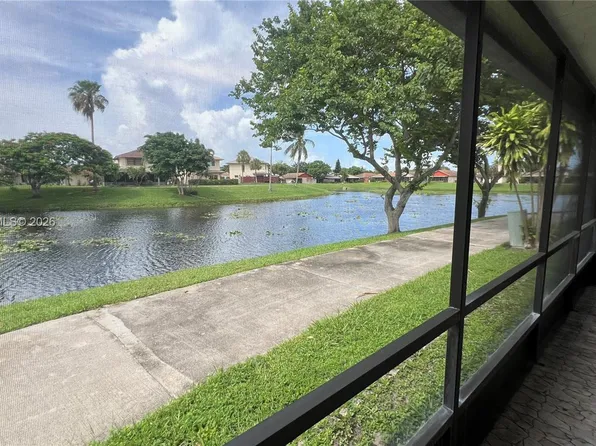 5437 Mendoza St, West Palm Beach, FL 33415