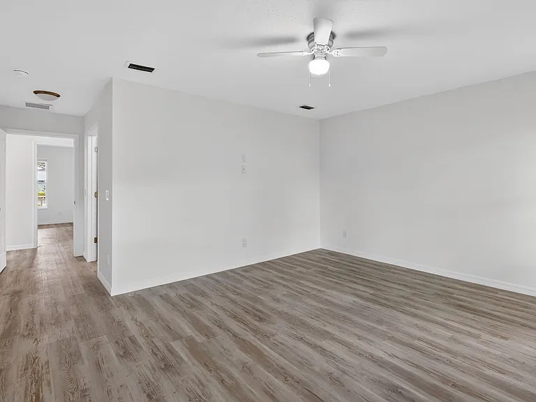 2206 S 34th St — Photo 35