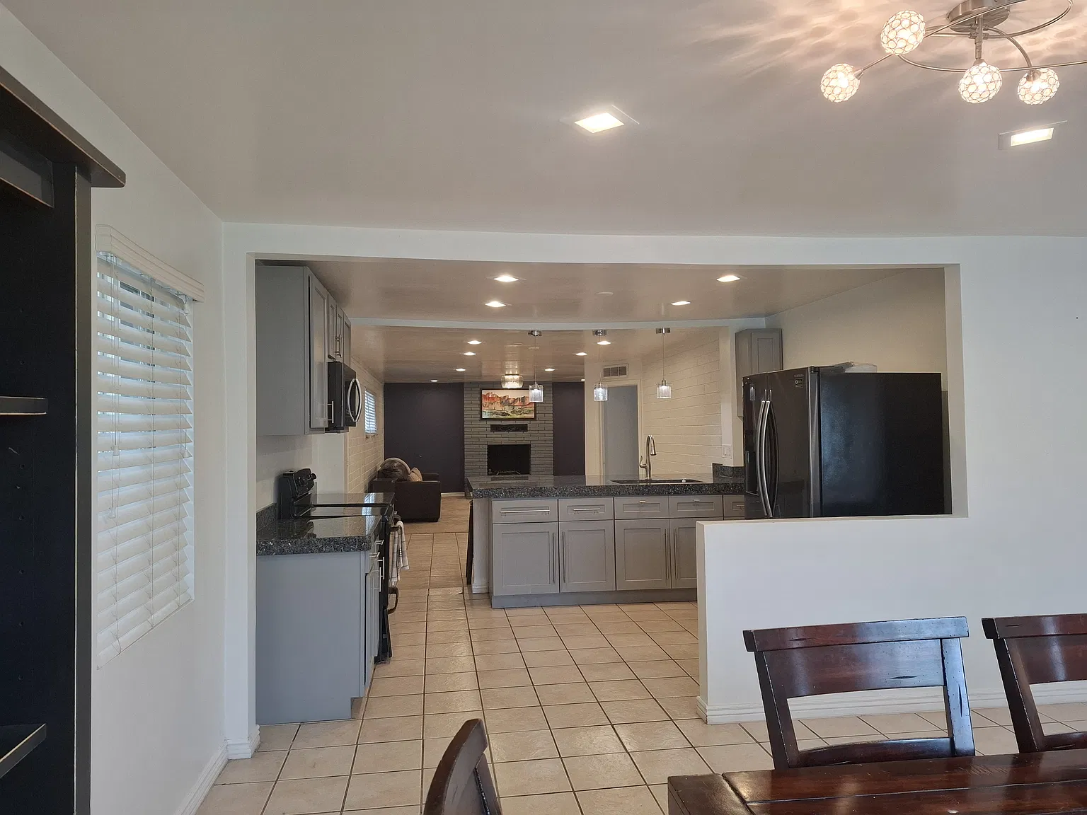3 bed, 2000 sqft, $2,250 — Photo 3