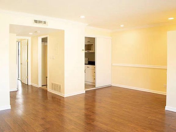 4th image of 7101 Rainbow Dr APT 7