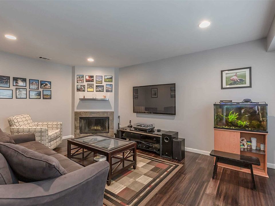 17 Whalers Cv Babylon, NY, 11702 Apartments for Rent Zillow