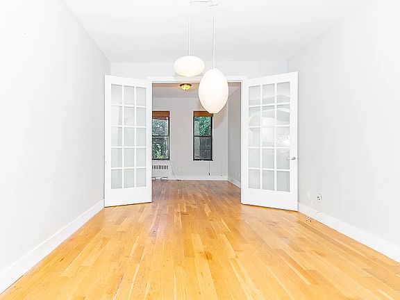 4th image of 338 Melrose St APT 2L