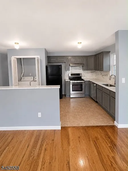 3 bed, 2.0 bath, $3,000 — Photo 2