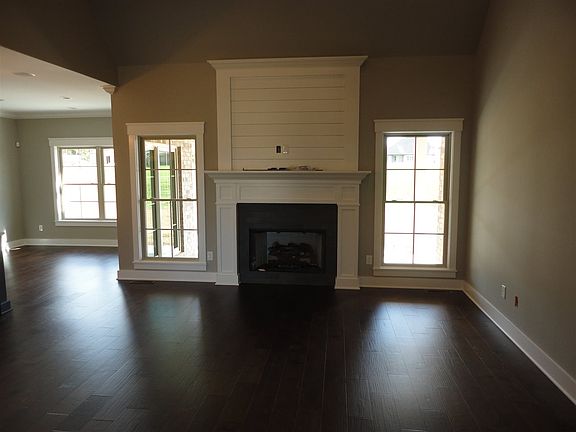 4th image of 3082 Compass Ct