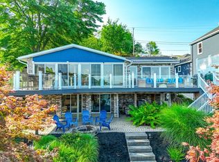 352 E Mohawk Dr, Malvern, OH 44644