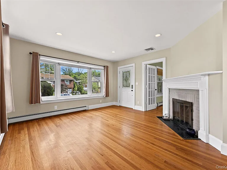 15 Pershing Ave — Photo 8