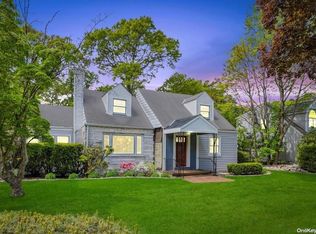 410 Washington Dr, Centerport, NY 11721