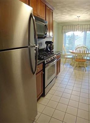 3rd image of 142 Brickett Hill Cir