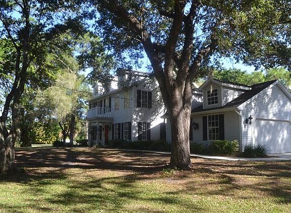 2nd image of 15661 Country Ct