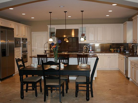 kitchen/morning room