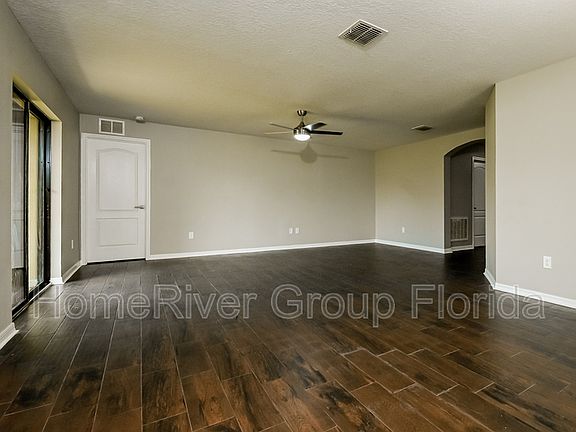 2nd image of 909 Wynnmere Walk Ave
