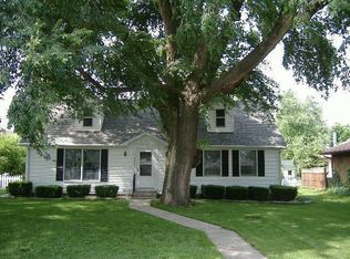 304 W Clark St, Thomasboro, IL 61878