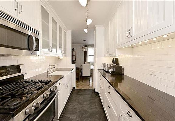 2nd image of 5800 Arlington Ave APT 11W