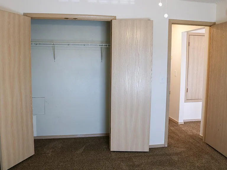 1340 N Oakland Ave #19 — Photo 9