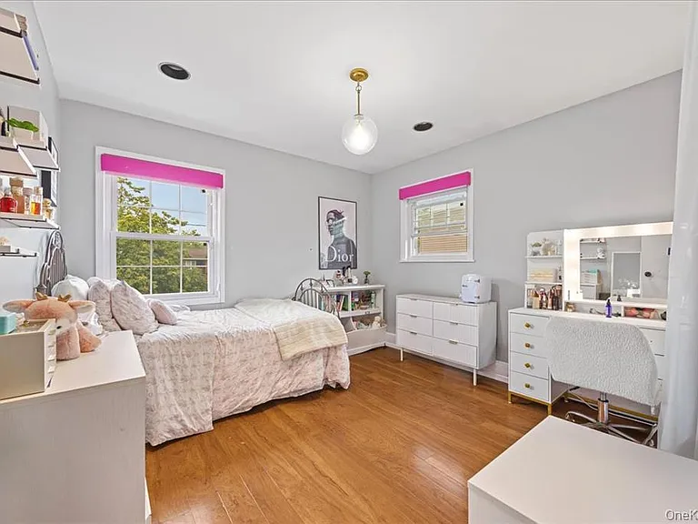 1127 Fordham Ln — Photo 28