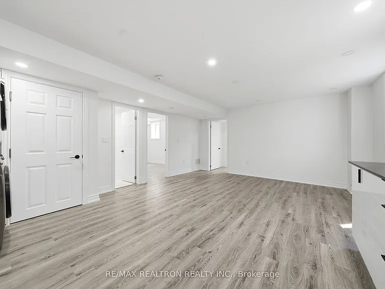 55 Bartram Cres #B — Photo 6