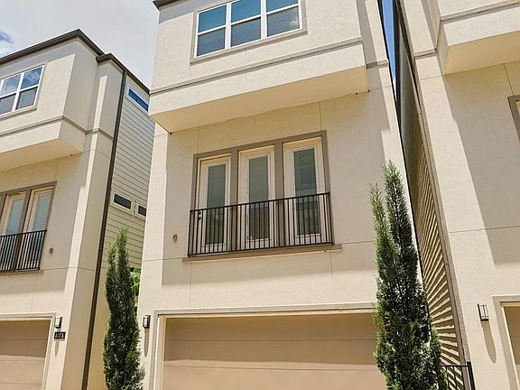 3rd image of 407 N Nagle St #B