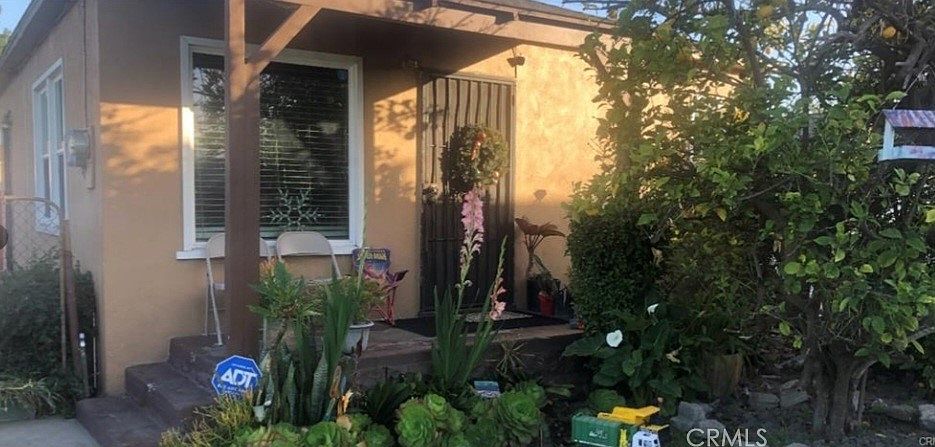 2nd image of 2080 E Stockwell St