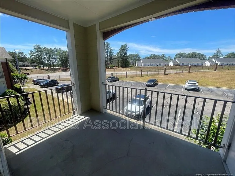 5097 Meadowland Ct — Photo 14