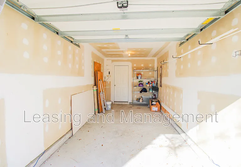 4946 Ballantine Dr — Photo 19
