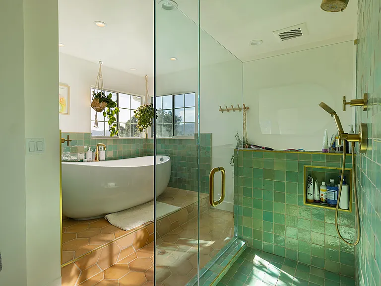 Loma Dr — Photo 9