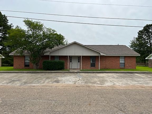 2nd image of 104 Park Cir