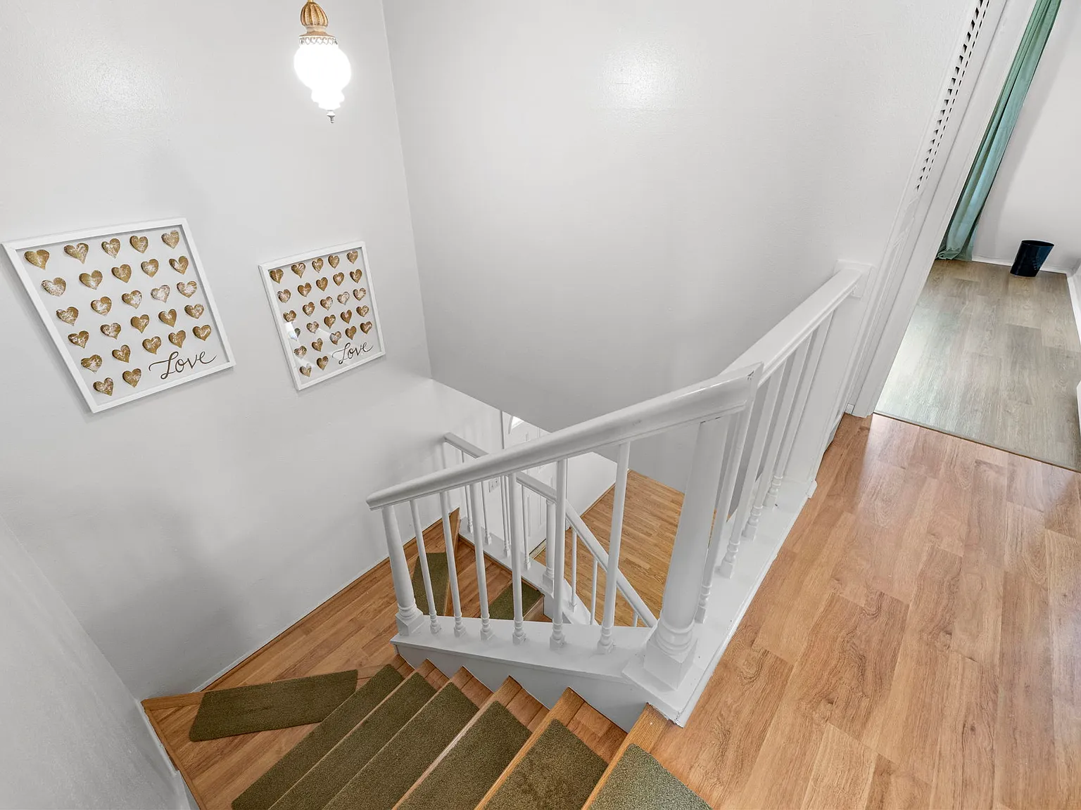 4 bed, 2.5 bath, 1744 sqft, $3,650 — Photo 2