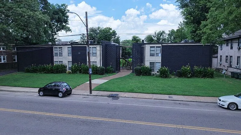 2 bed, 1.0 bath, 845 sqft, $720 — Photo 2