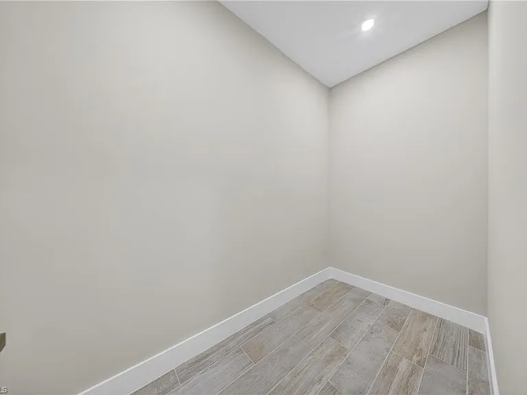 821 Moore Ave — Photo 14