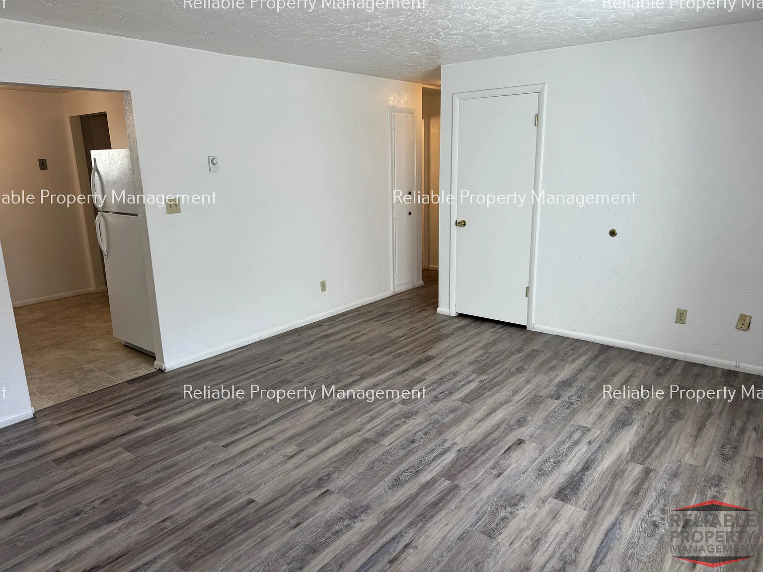 2 bed, $995 — Photo 3