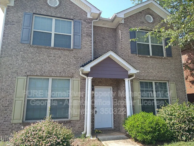4 bed, 3.0 bath, 2398 sqft, $2,600 — Photo 2