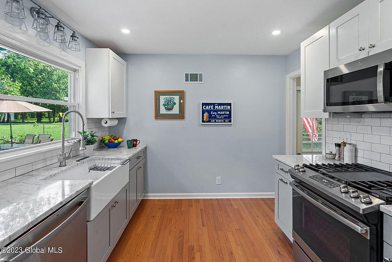 5th image of 5 Buchman Drive