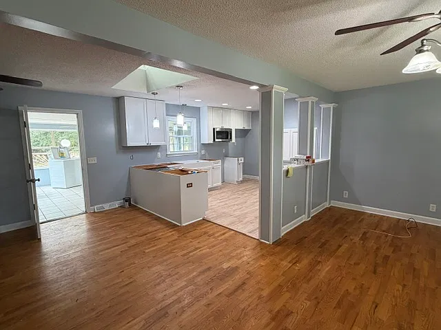 3 bed, 1676 sqft, $2,300 — Photo 2