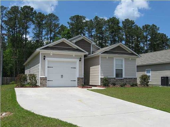 Another view of the front of the house.