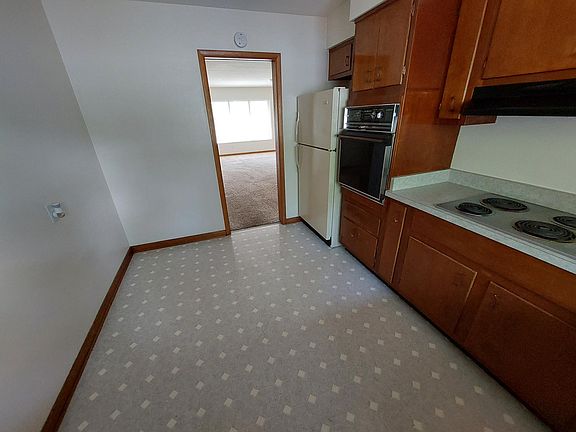 5th image of 3072 Southdale Dr #3