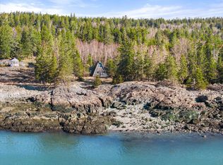 29 Hotel Cove Rd, Harrington, ME 04643