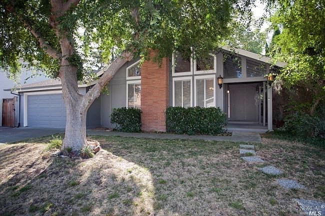 1st image of 1296 Ponderosa Dr