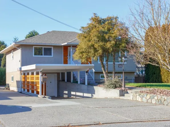 1656 Stanhope Pl, Saanich, BC V8P 1Y1