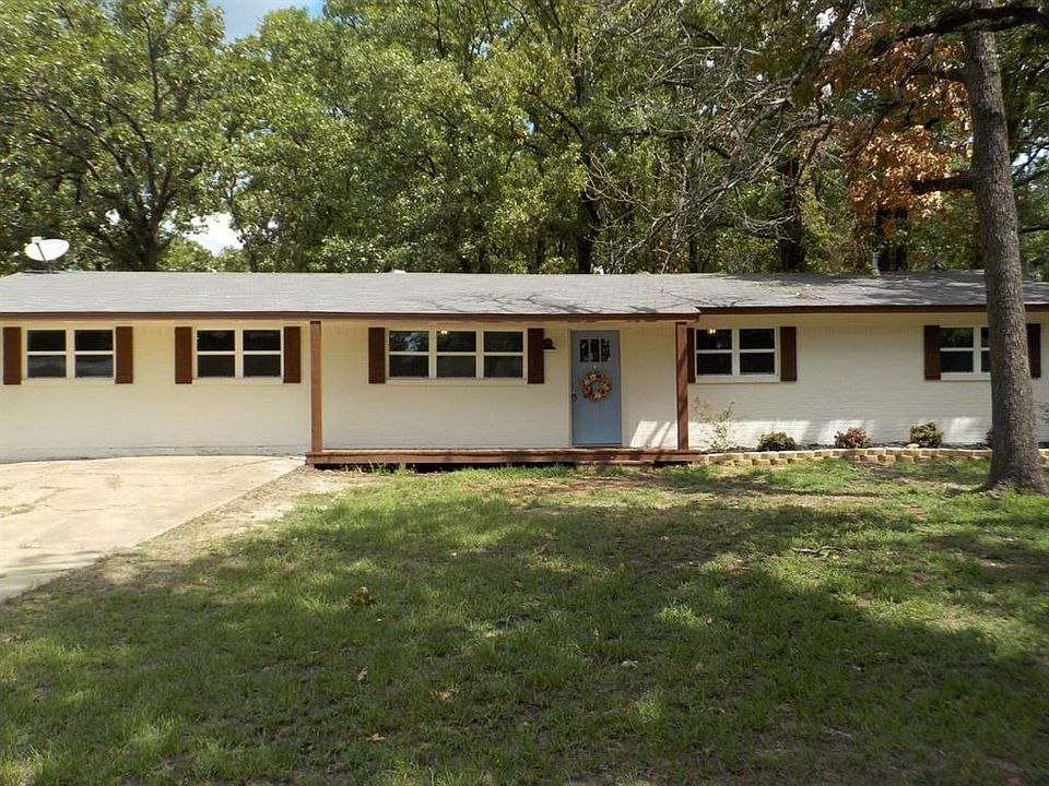 1st image of 209 N Oaks Dr