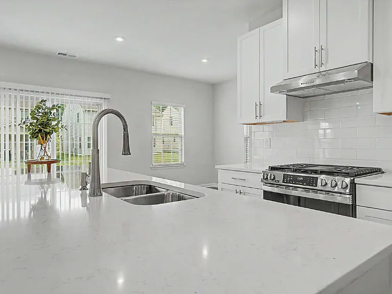 1621 Crimson Leaf Ln — Photo 20
