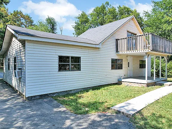8633 Hilltop Dr — Photo 16