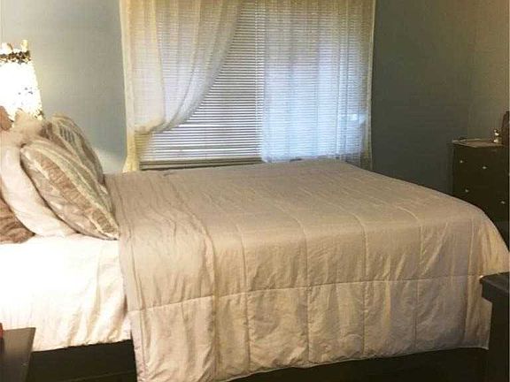 4th image of 268 Monitor St
