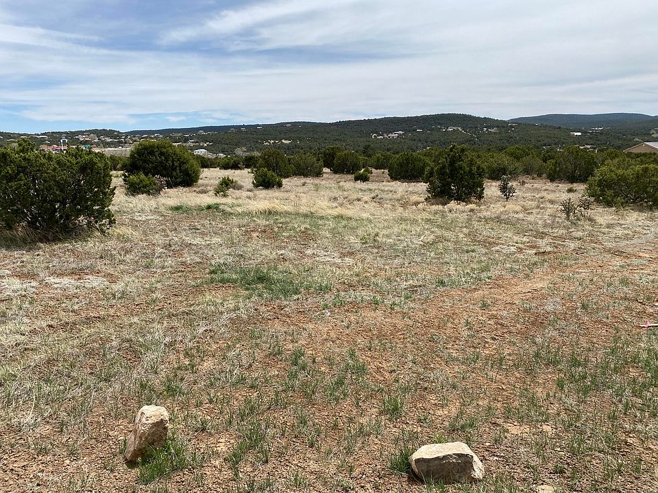 2nd image of 4A Sedillo Hill Rd